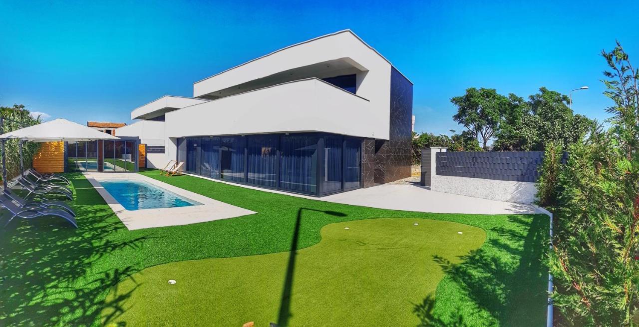 Villa Aurus - Luxury 5 Bedroom Vir Exteriör bild